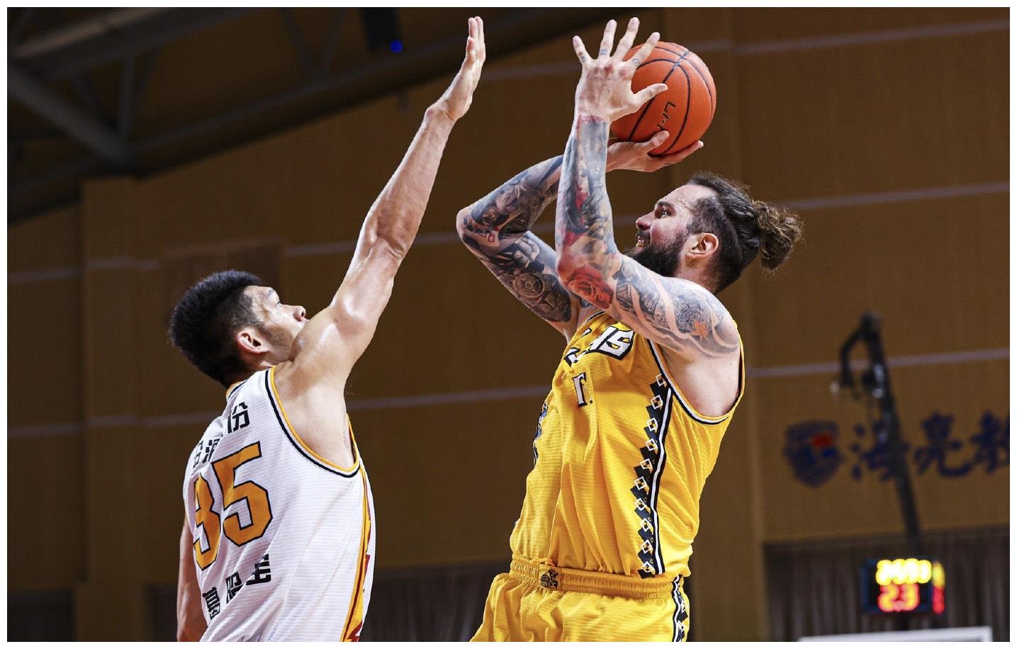 熊猫体育中国App-湖北队主场爆冷不敌劲旅，遭遇连败