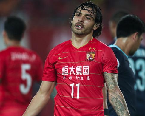 熊猫体育手机客户端-广州恒大遭遇失利，亚冠前景堪忧