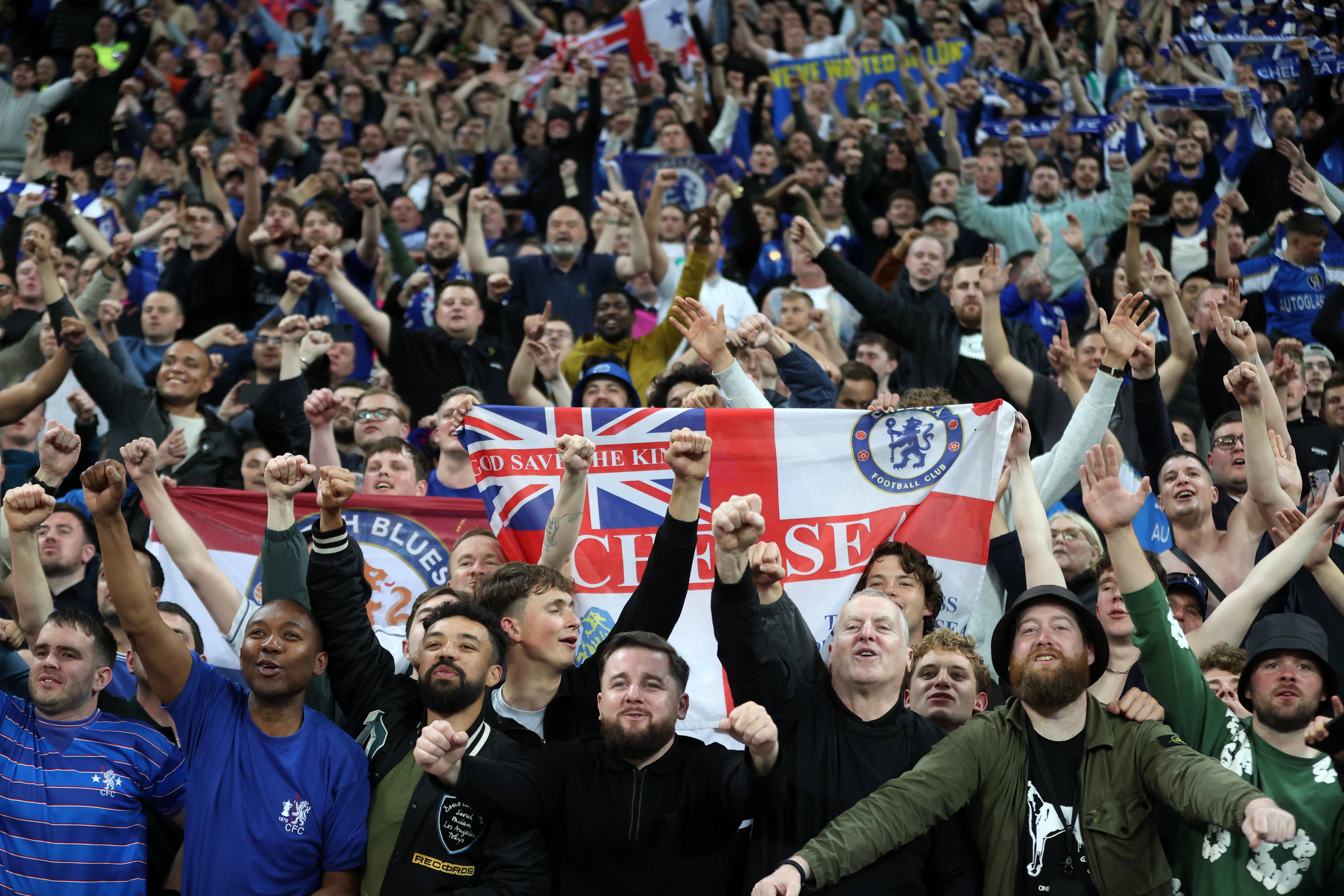 切尔西轻松击败对手，领跑前四！