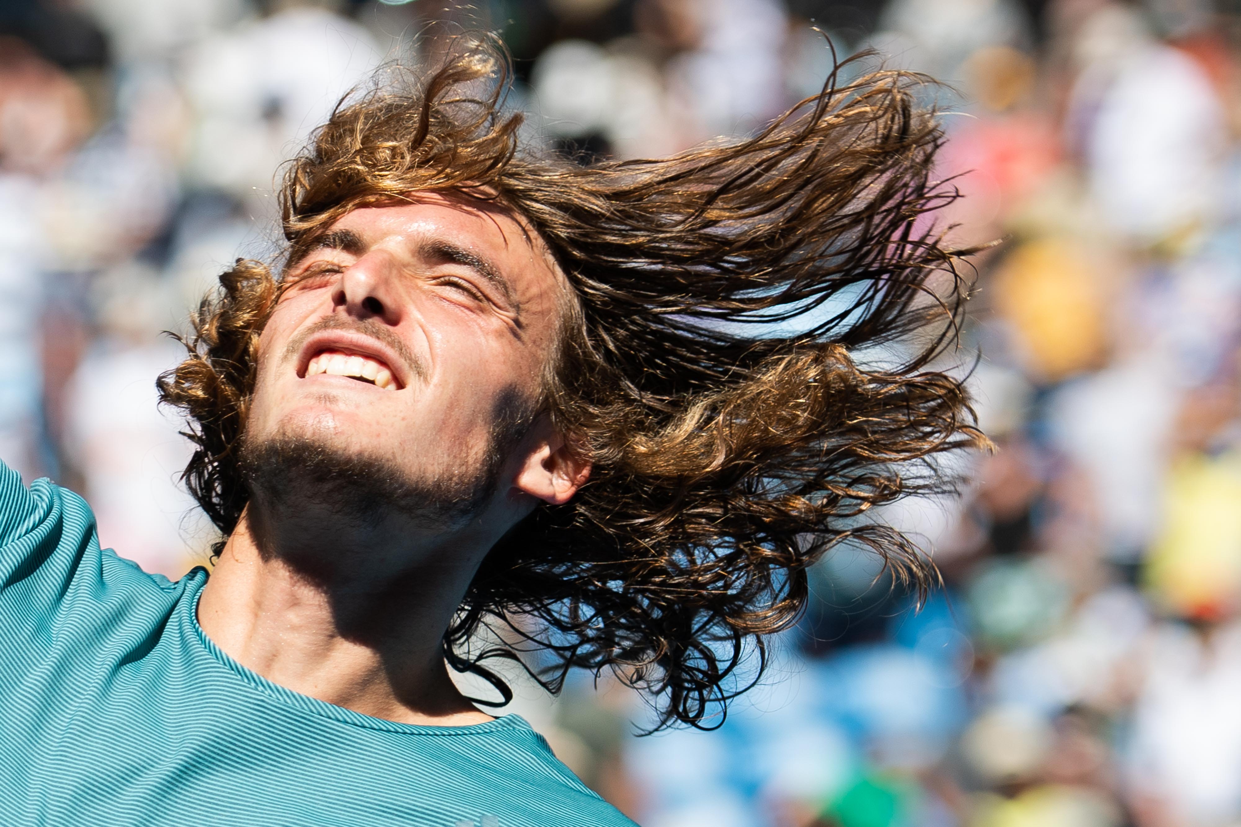 熊猫体育下载-意大利网球队翻盘英国网球队，西西帕斯统治全场