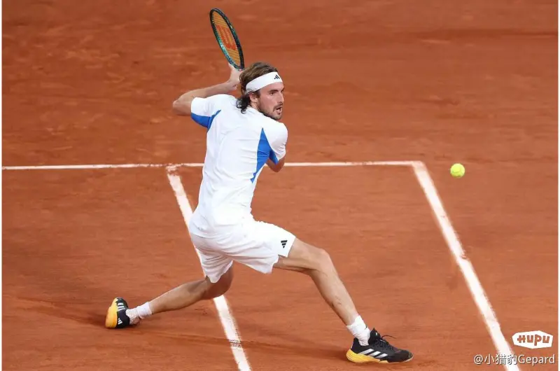 意大利网球队翻盘英国网球队,西西帕斯统治全场 意大利网球队翻盘英国网球队,西西帕斯统治全场