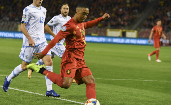 战术精湛助球队取得关键胜利,走向冠军之路 战术精湛助球队取得关键胜利,走向冠军之路