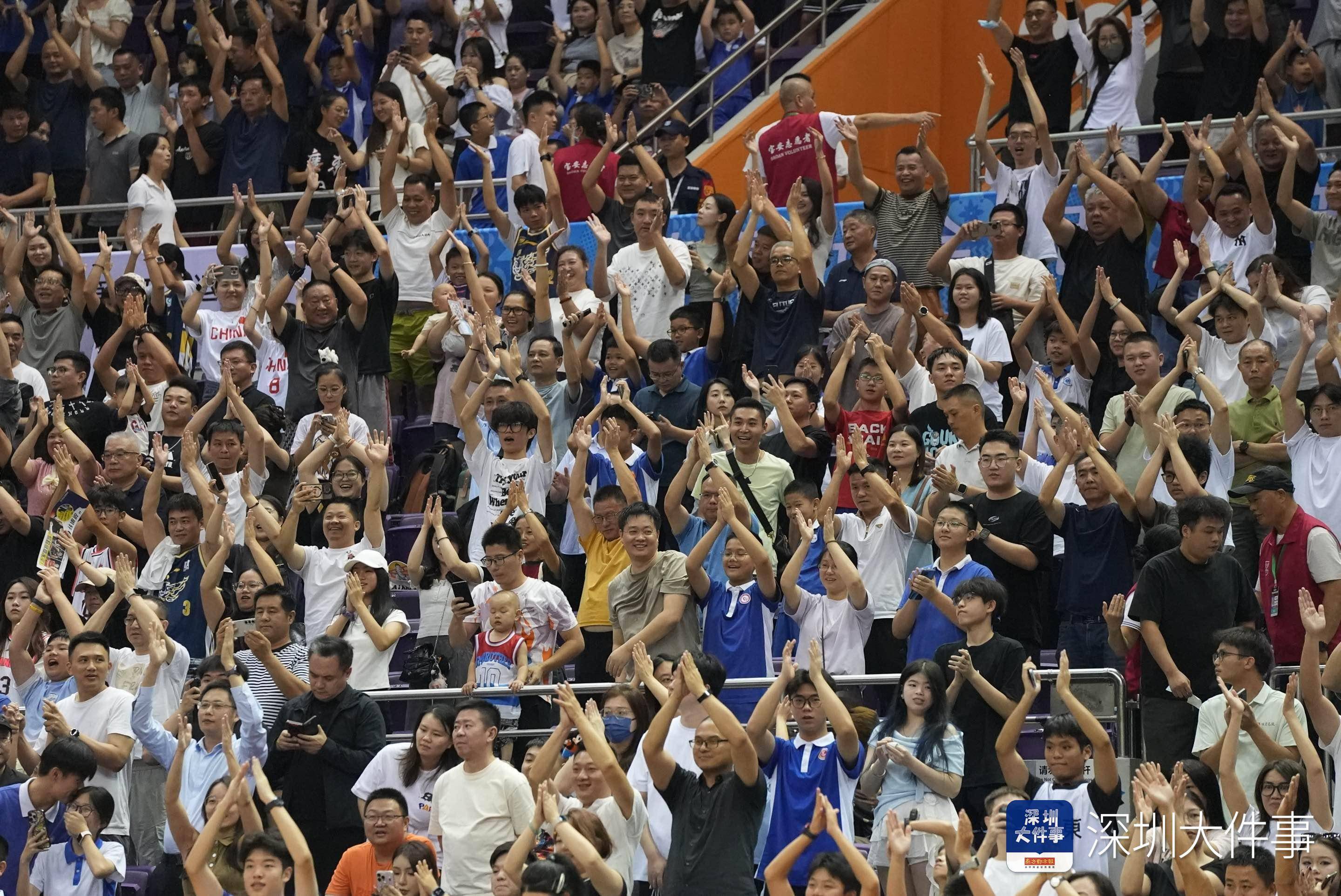 熊猫体育互动-门票热销，球迷们期待纷纷涌入球场观战