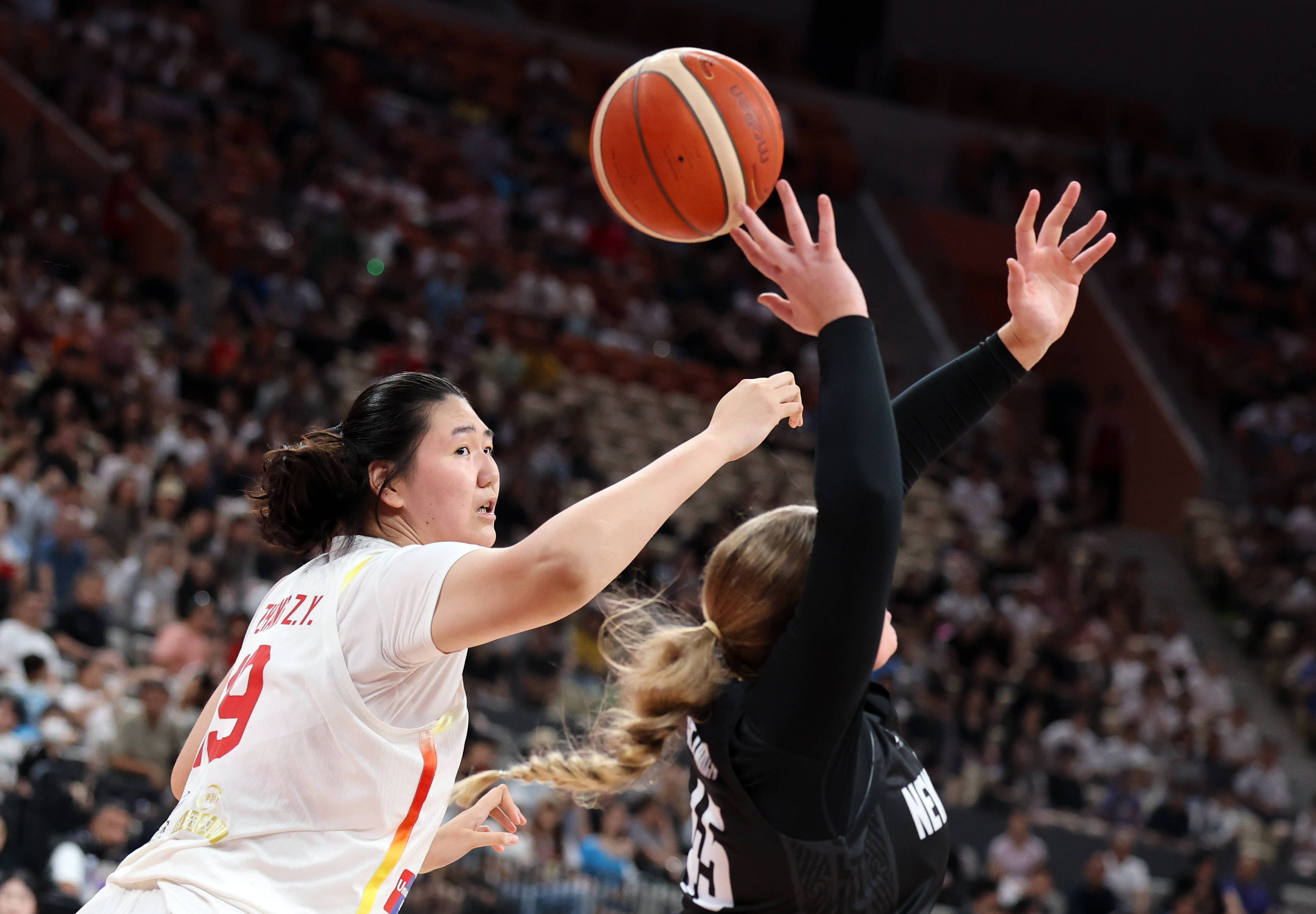 亚洲杯联赛：中国队赢球晋级